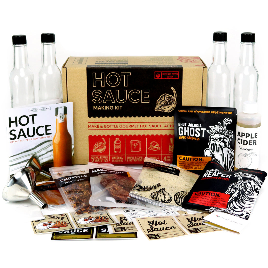 Super Hot Carolina Reaper Hot Sauce Kit, 5 Peppers, 4 Bottles, Makes up to 14 Gourmet Bottles (Super Hot Kit)